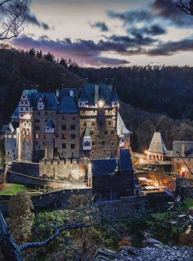 Attraktive Wohnung-Elztalidyll-Zwischen Mosel,Nuerburgring Und Burg Eltz Kollig Ngoại thất bức ảnh