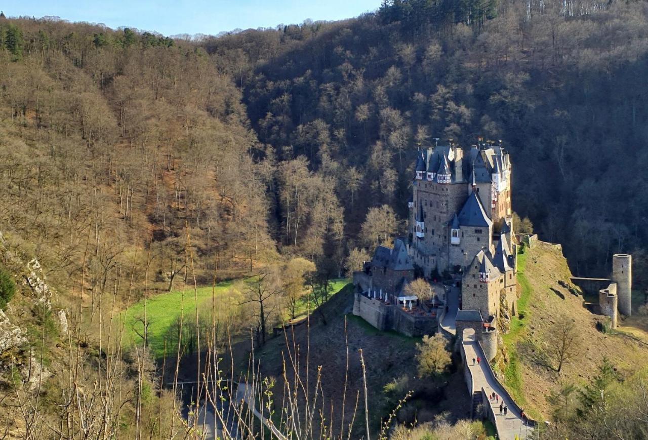 Attraktive Wohnung-Elztalidyll-Zwischen Mosel,Nuerburgring Und Burg Eltz Kollig Ngoại thất bức ảnh