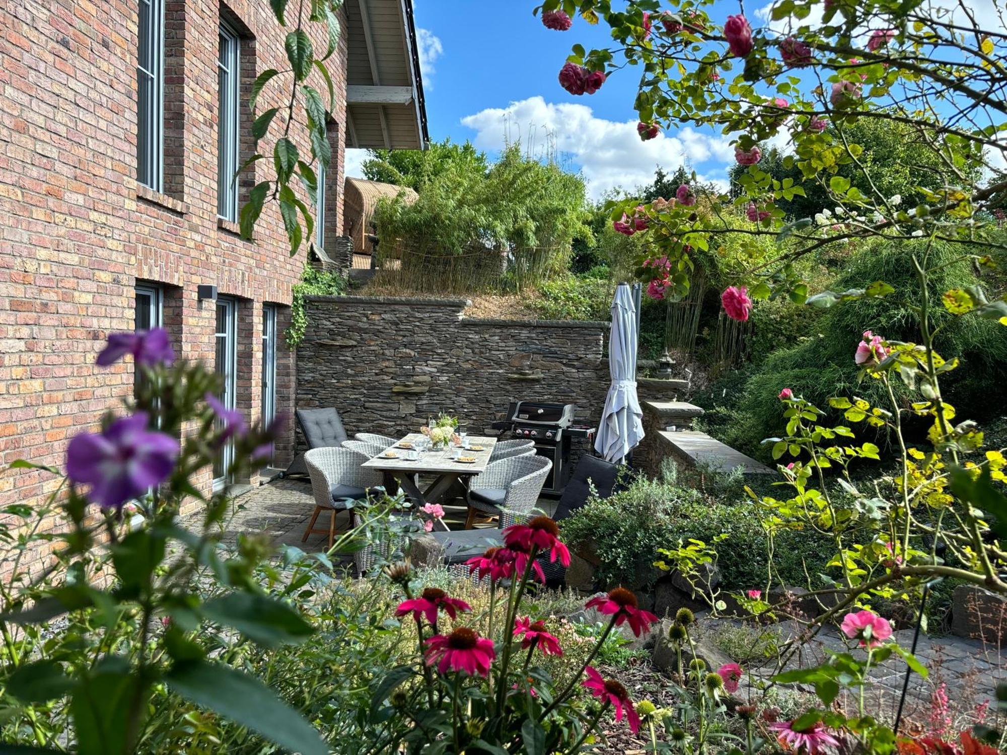 Attraktive Wohnung-Elztalidyll-Zwischen Mosel,Nuerburgring Und Burg Eltz Kollig Ngoại thất bức ảnh